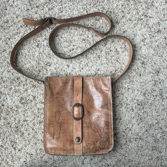 Patricia Nash Venezia Pouch Bag Signature Map Print Brown Leather - Picture 2 of 9